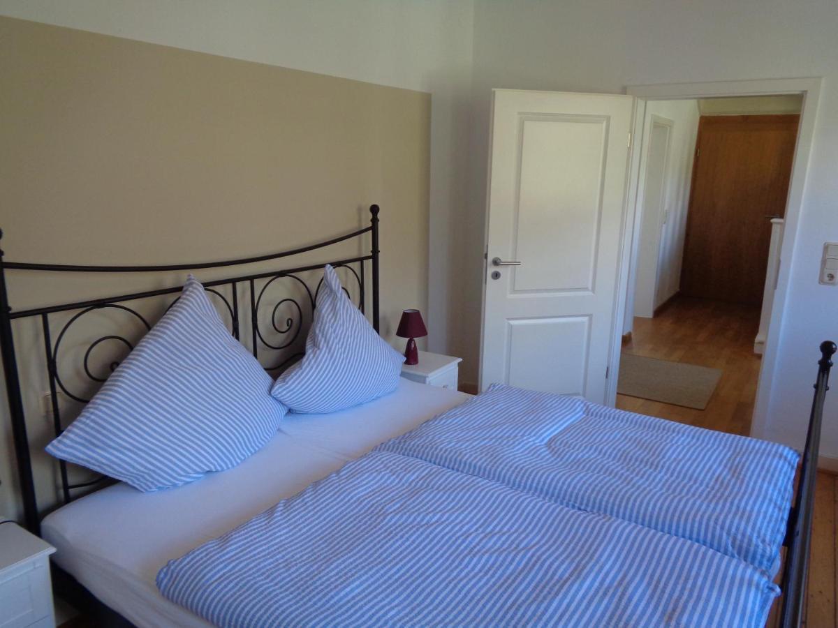 Ferienwohnung Altes Pfarrhaus Mit Flair Und Moselblick Браунеберг Екстериор снимка