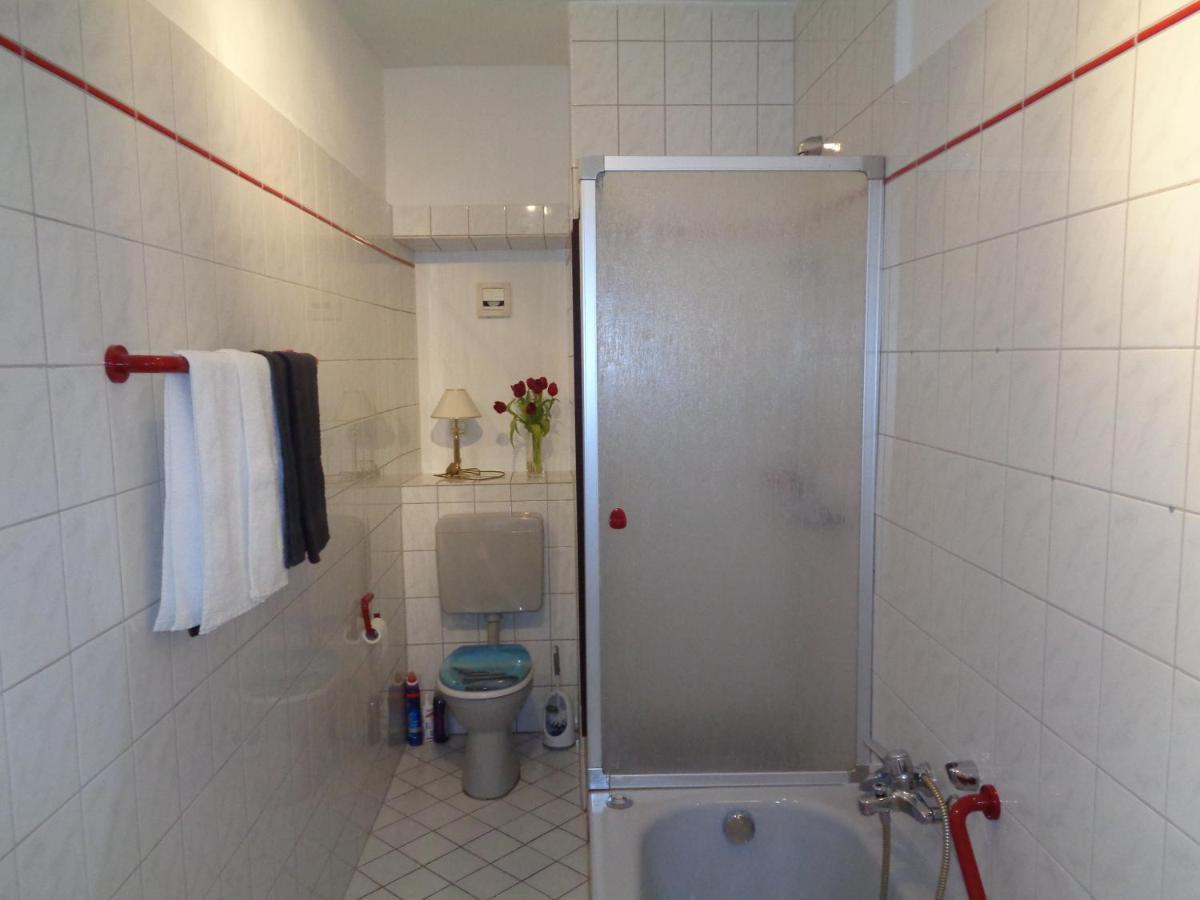 Ferienwohnung Altes Pfarrhaus Mit Flair Und Moselblick Браунеберг Екстериор снимка