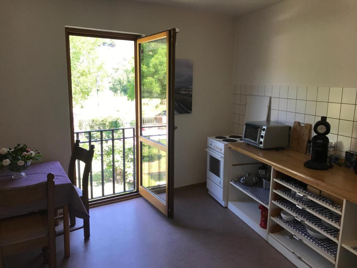 Ferienwohnung Altes Pfarrhaus Mit Flair Und Moselblick Браунеберг Екстериор снимка